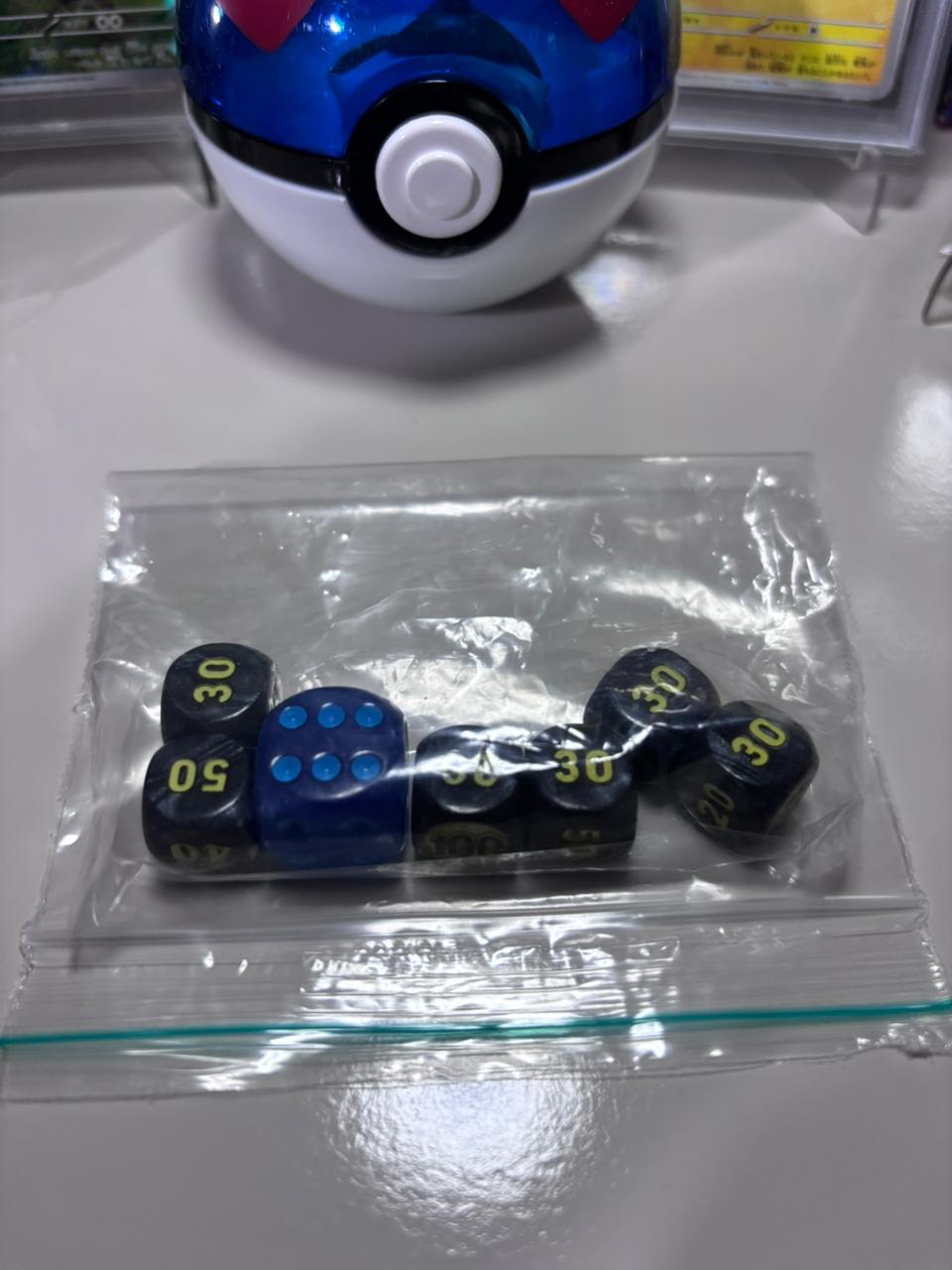 Conjunto com Sete dados Marcadores D6 - Caixa Treinador Fogo Fantasmagórico